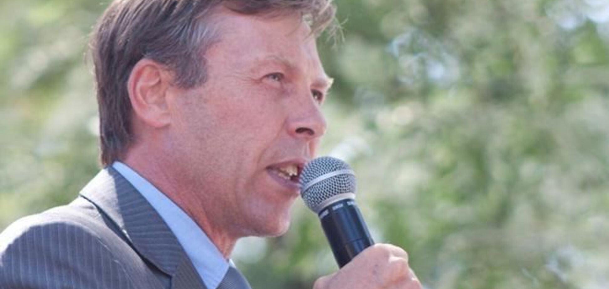 Соболев: есть уже более сотни подписей за возвращение Конституции 2004 года