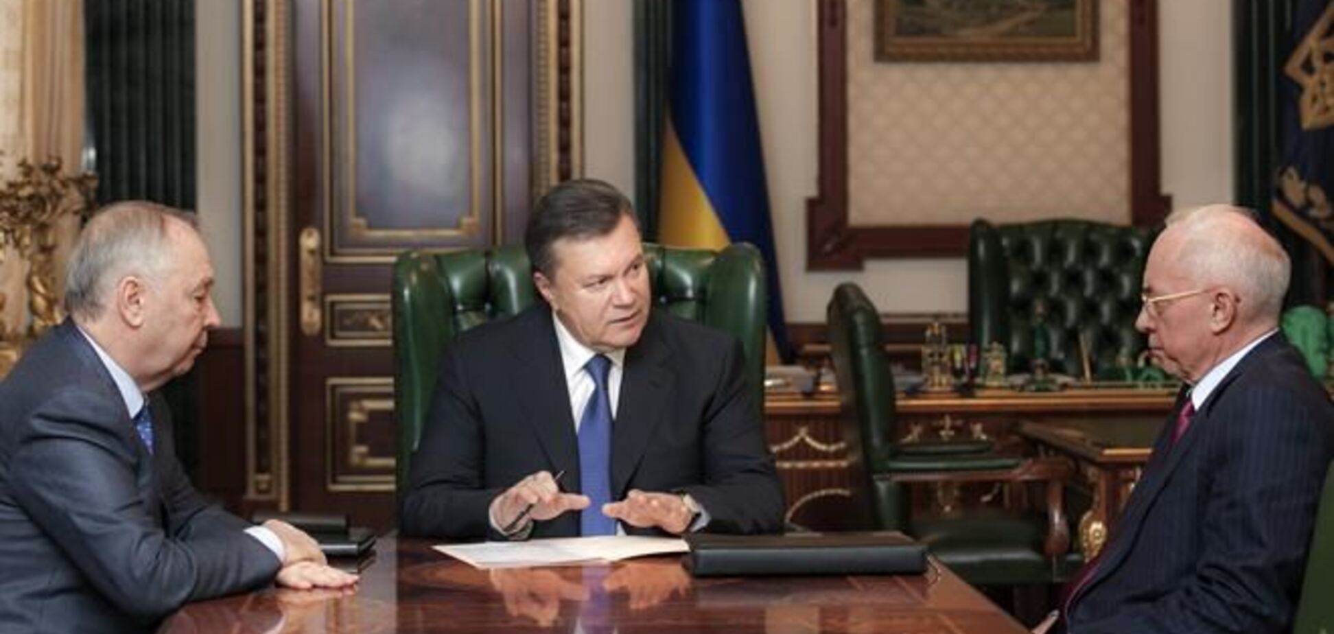 Янукович - Азарову и Рыбаку: нужно не отдыхать, а работать