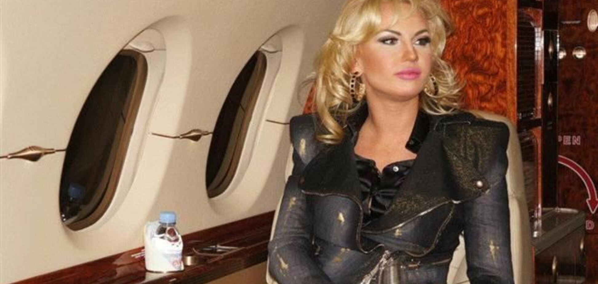 Камалия кормит и одевает митингующих в Киеве