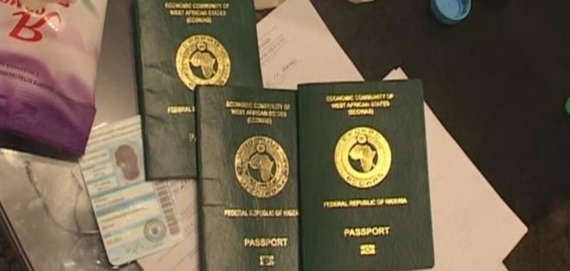 В Луганске студент-нигериец жил сразу по трем паспортам