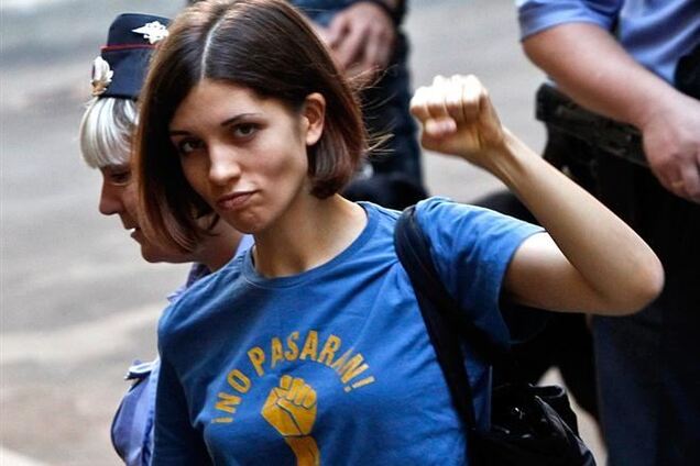 Участница Pussy Riot Толоконникова вышла на свободу