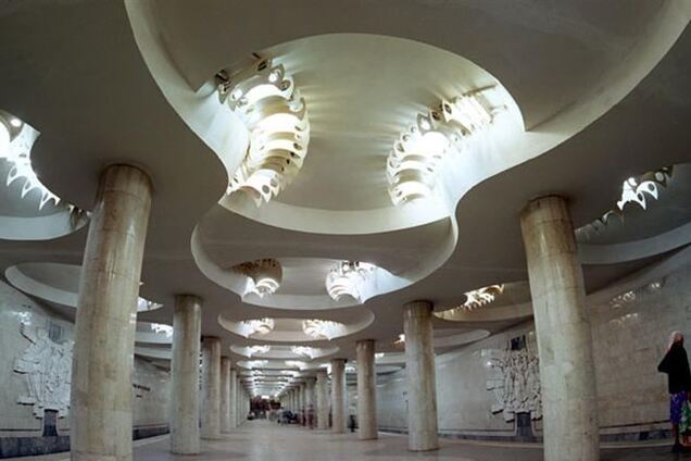 В Харькове метро парализовано из-за самоубийцы