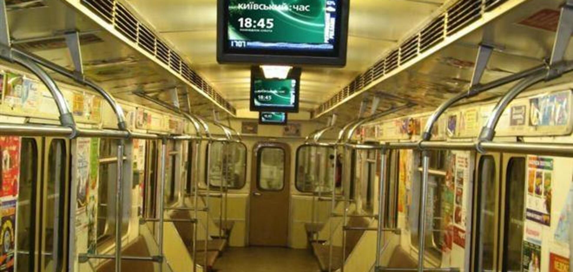 В киевском метро исчезнут мониторы с рекламой