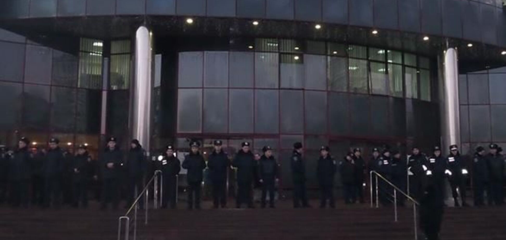 Заседание Киевсовета: Соломенскую РГА охраняют полсотни милиционеров