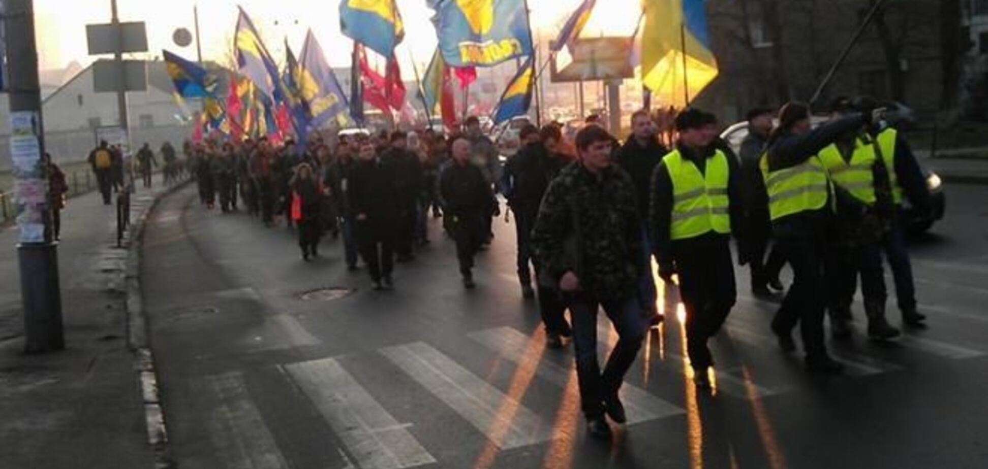 Соломенскую РГА пикетируют около 200 евромайдановцев