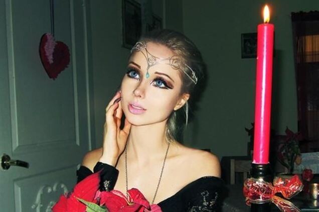 Одеська Барбі написала пісню для духів