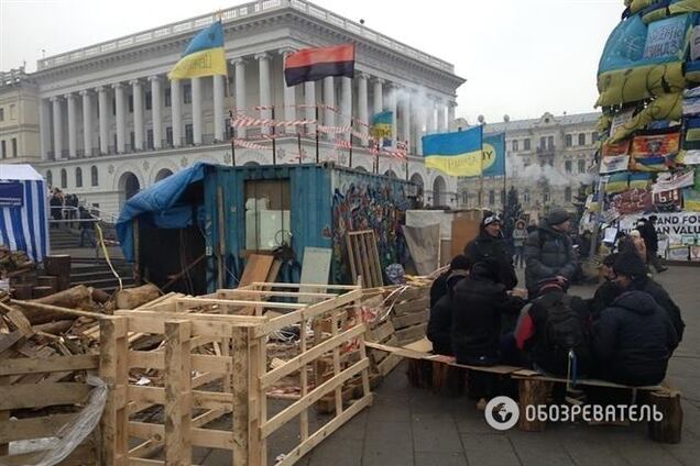 Азаров призвал евромайдановцев одуматься