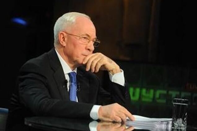 Азаров заявил, что в 2013 году удалось избежать падения ВВП