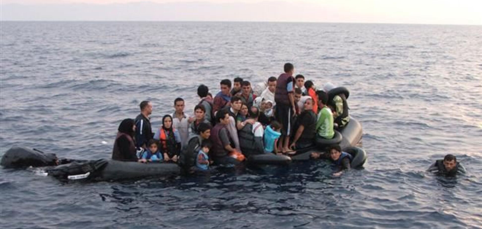 В Карибском море затонул парусник с мигрантами: есть жертвы