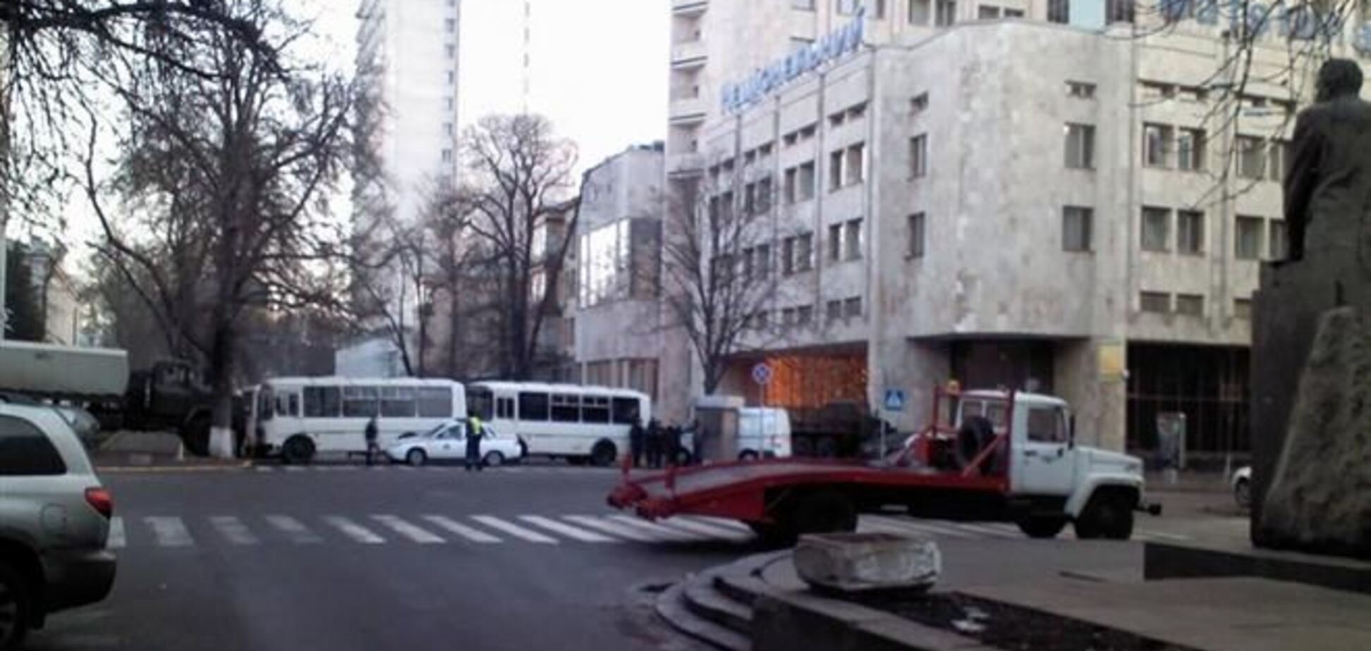 Fb: ГАИ не пропускает в центр Киева авто с евросимволикой