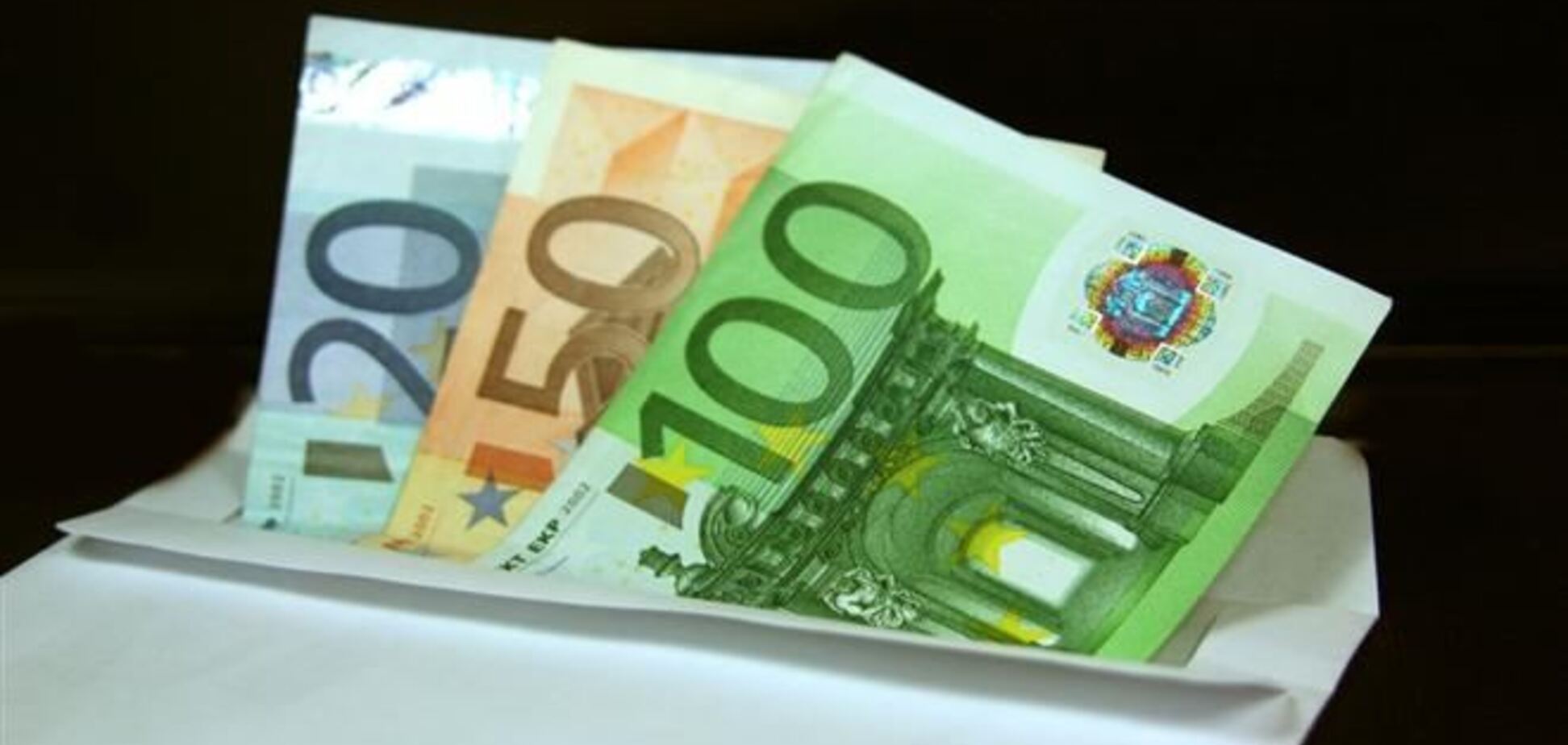 Межбанк открылся ростом евро