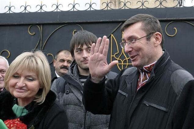 Луценко не советует идти на Межигорье