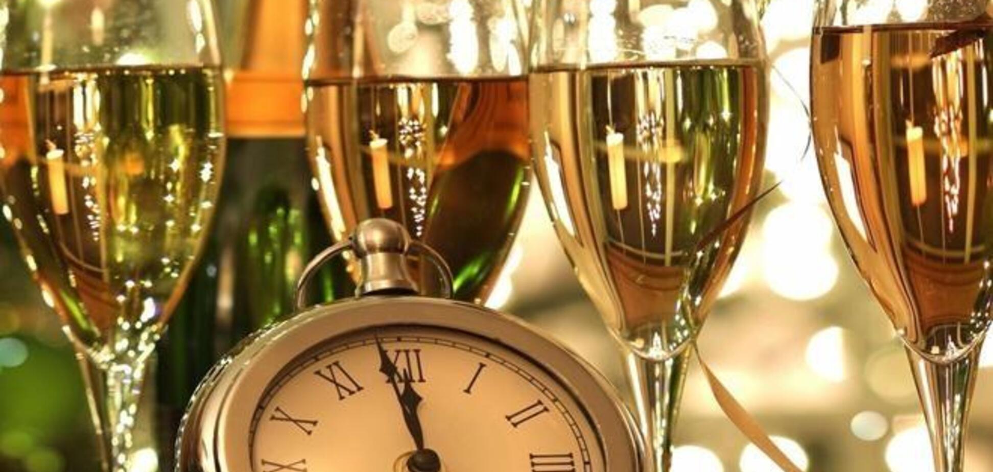 Новогоднее желание утопите в бокале шампанского