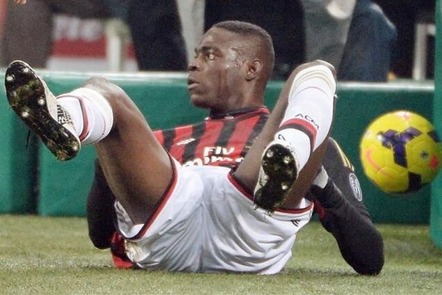 Берлускони решил выставить скандалиста Балотелли на трансфер