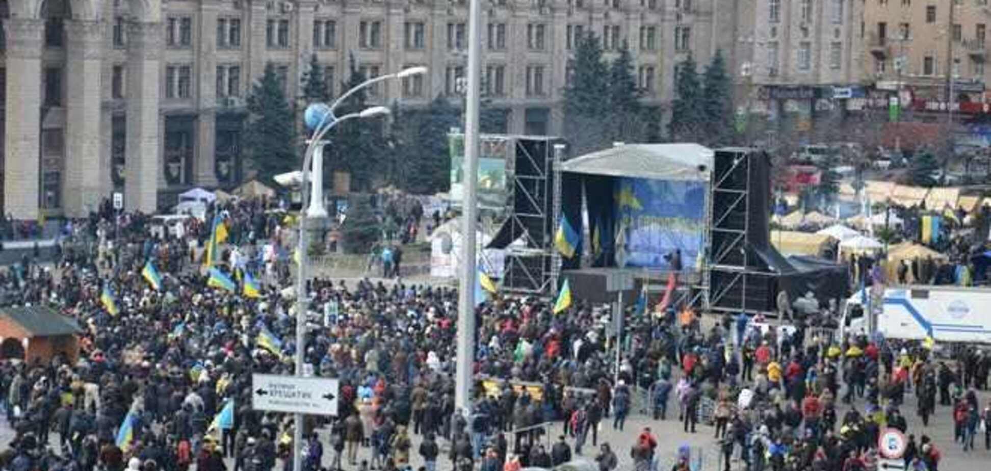 З ранку на Майдані Незалежності зібралося близько двох тисяч людей