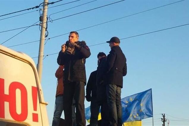 Лидеры оппозиции приехали к Межигорью