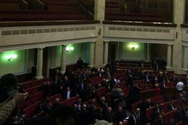 Оппозиционеры обещают не штурмовать Раду