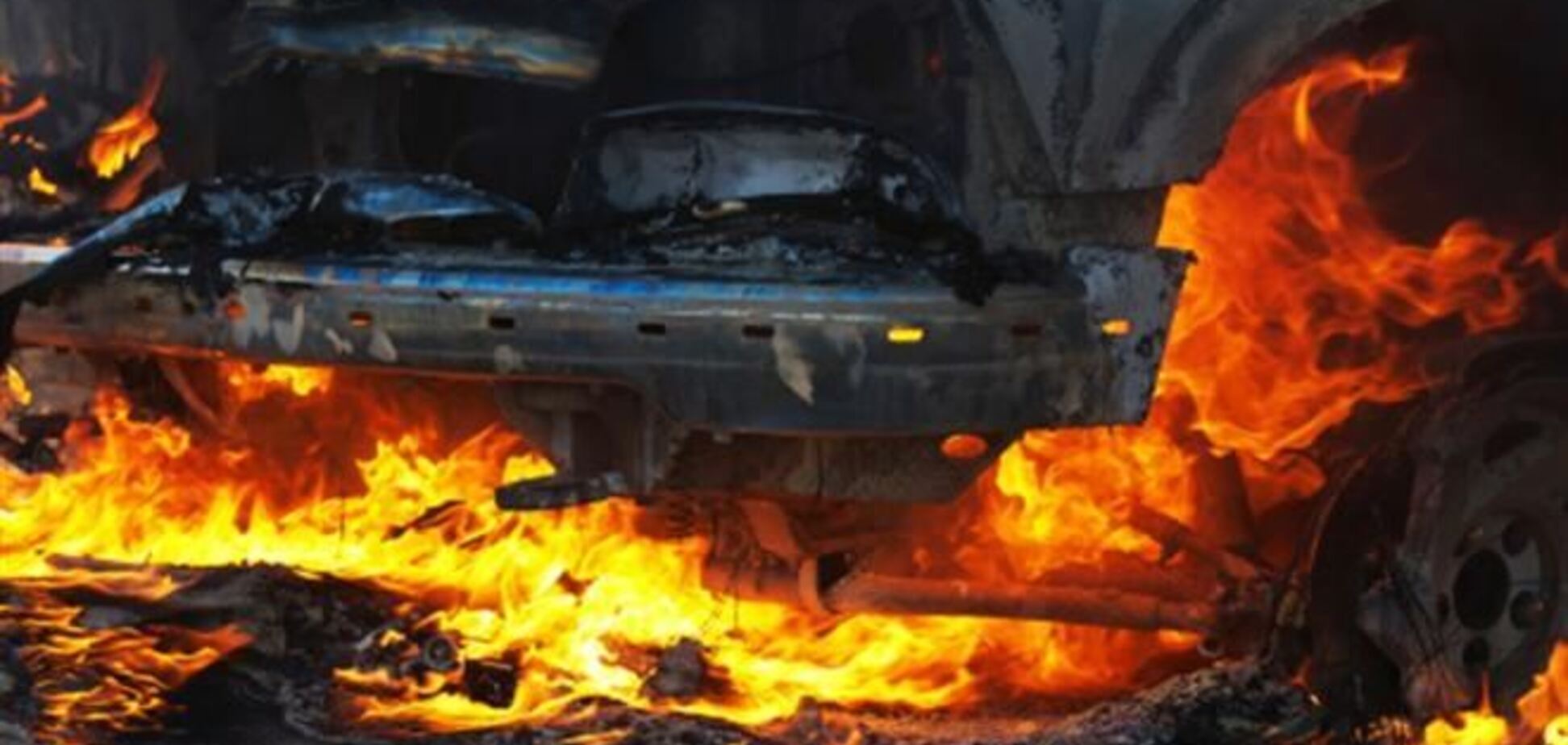 Згорілим на Харківщині мікроавтобусом Евромайдана зайнялася міліція