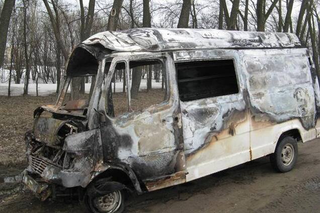 Автомобиль активистов Евромайдана сожгли в Харьковской области