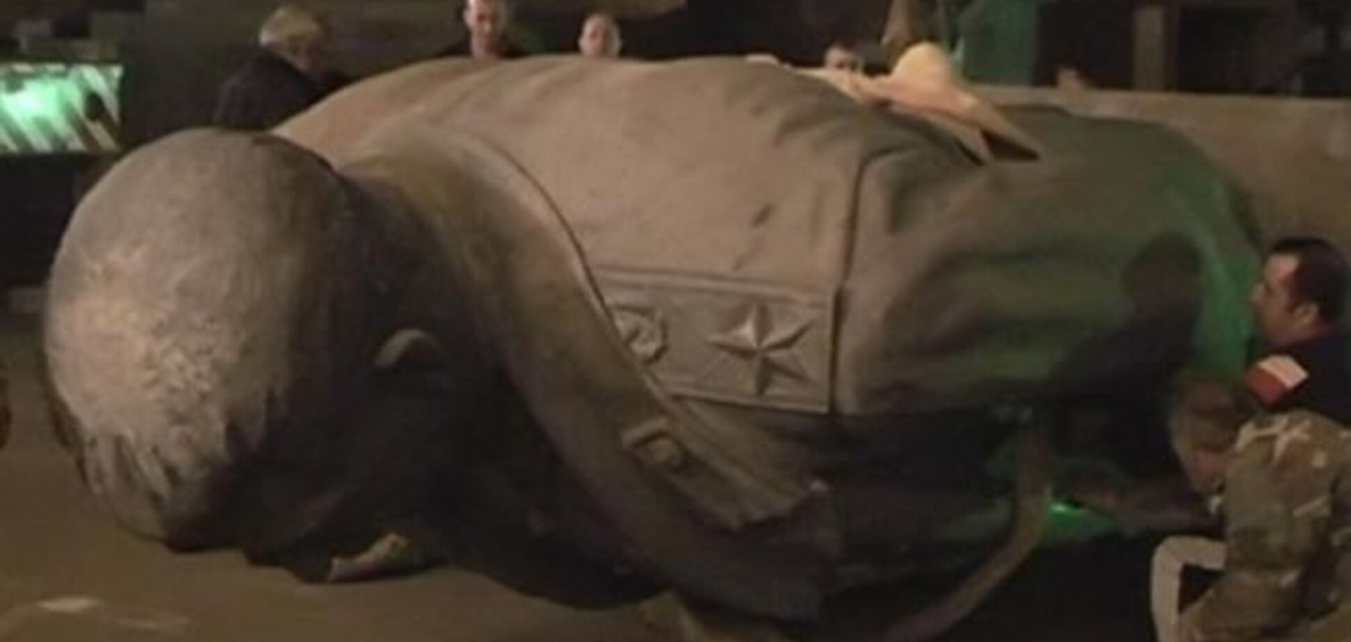 В грузинском Телави снесли памятник Сталину