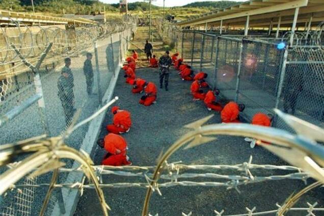 США выслали в Словакию троих заключенных из Гуантанамо