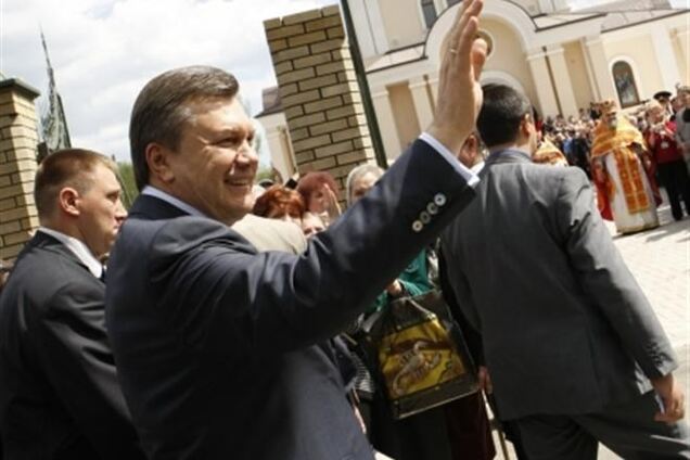 Новогоднее и рождественское поздравление Януковича сняли в Киево-Печерской лавре