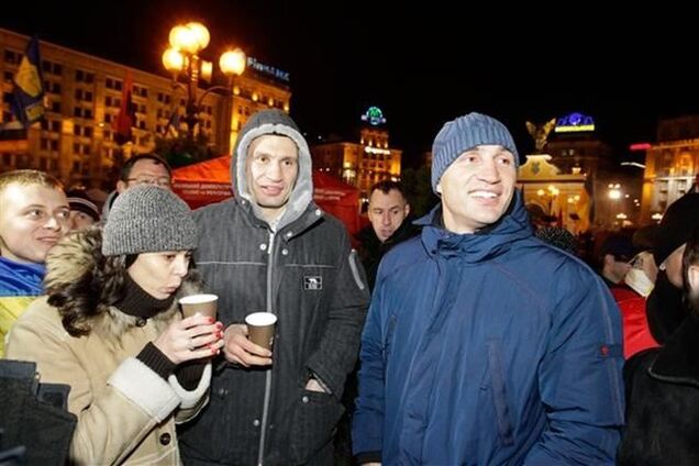 Жена Кличко показала, как и чем греется с мужем на Майдане