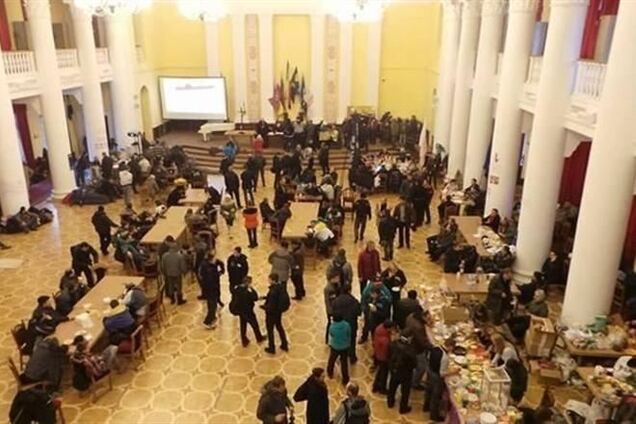 Женщины боятся работать в захваченном здании КГГА - Попов