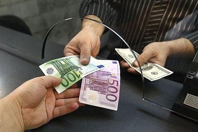 Moody's: протесты в Украине могут привести к росту спроса на валюту