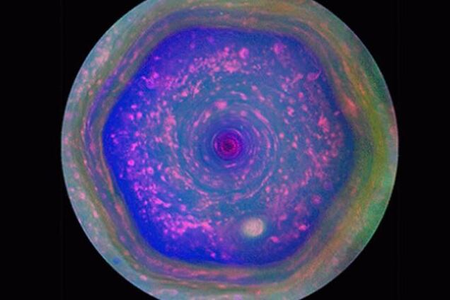 NASA впервые получило качественные фото 'шестигранного шторма' на Сатурне
