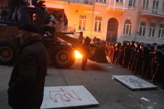 Прокуратура начала расследование действий милиции на Банковой