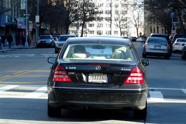 Незвичайні автомобільні номери з Нью-Йорка