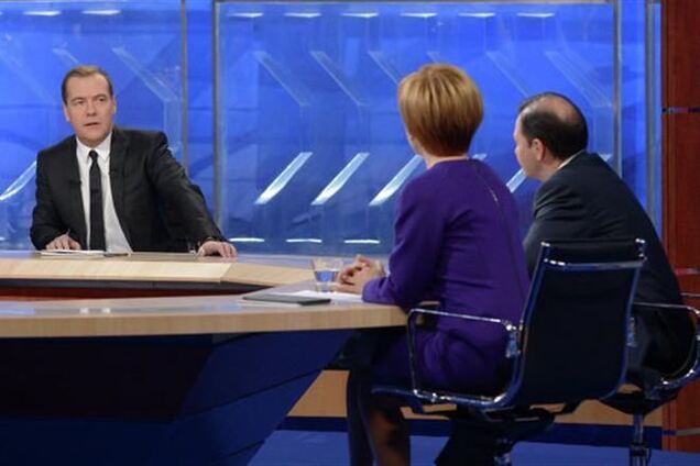 Медведев: власти Украины, отказавшись от евроинтеграции, ничего не нарушили