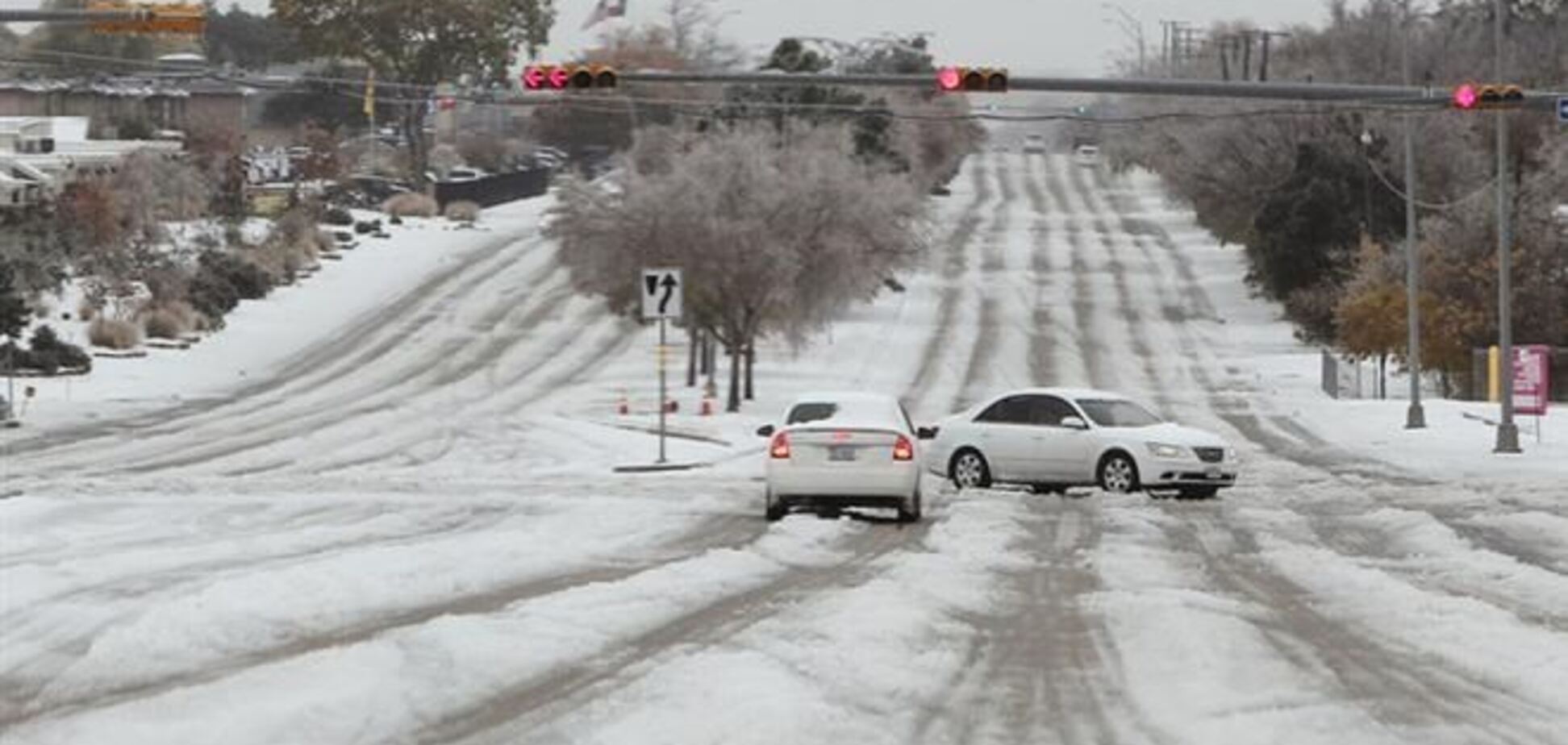 Сильные снегопады оставили без электричества 250 тысяч жителей Далласа