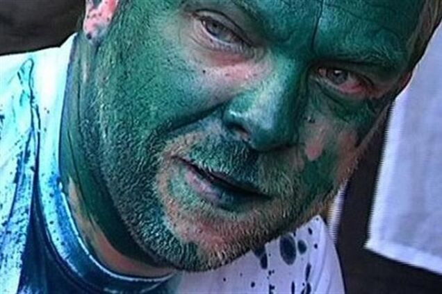 В Харькове милиция допрашивает обливших Власенко зеленкой