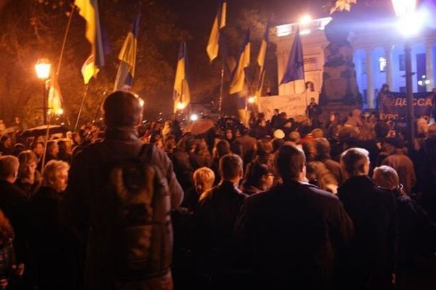 Евромайдан в Одессе собрал 300 человек