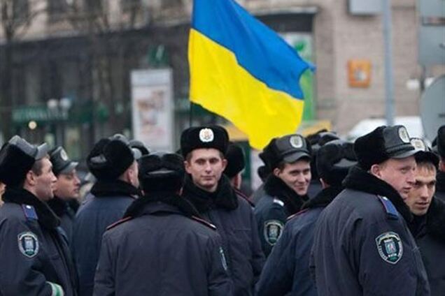 Милиция окружила киевский телецентр