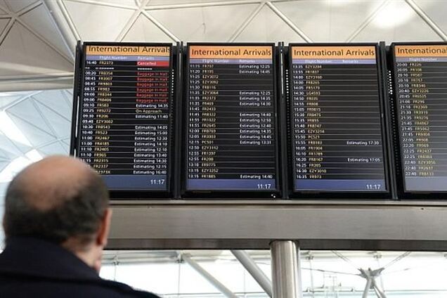 Повітряний рух над Великобританією відновлено