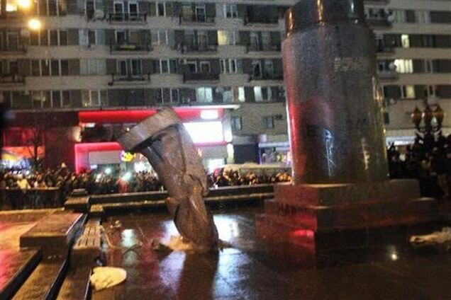 Литва надеется, что со сносом памятника Ленину из украинцев уйдут реликты СССР