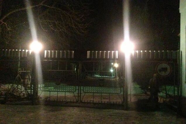 Спецназовцы не покидают Васильков, продолжается их блокирование