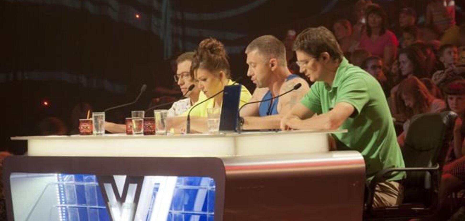 Ни мышцы, ни голос не спасли Михаила Мостового от вылета с 'Х-Фактора'