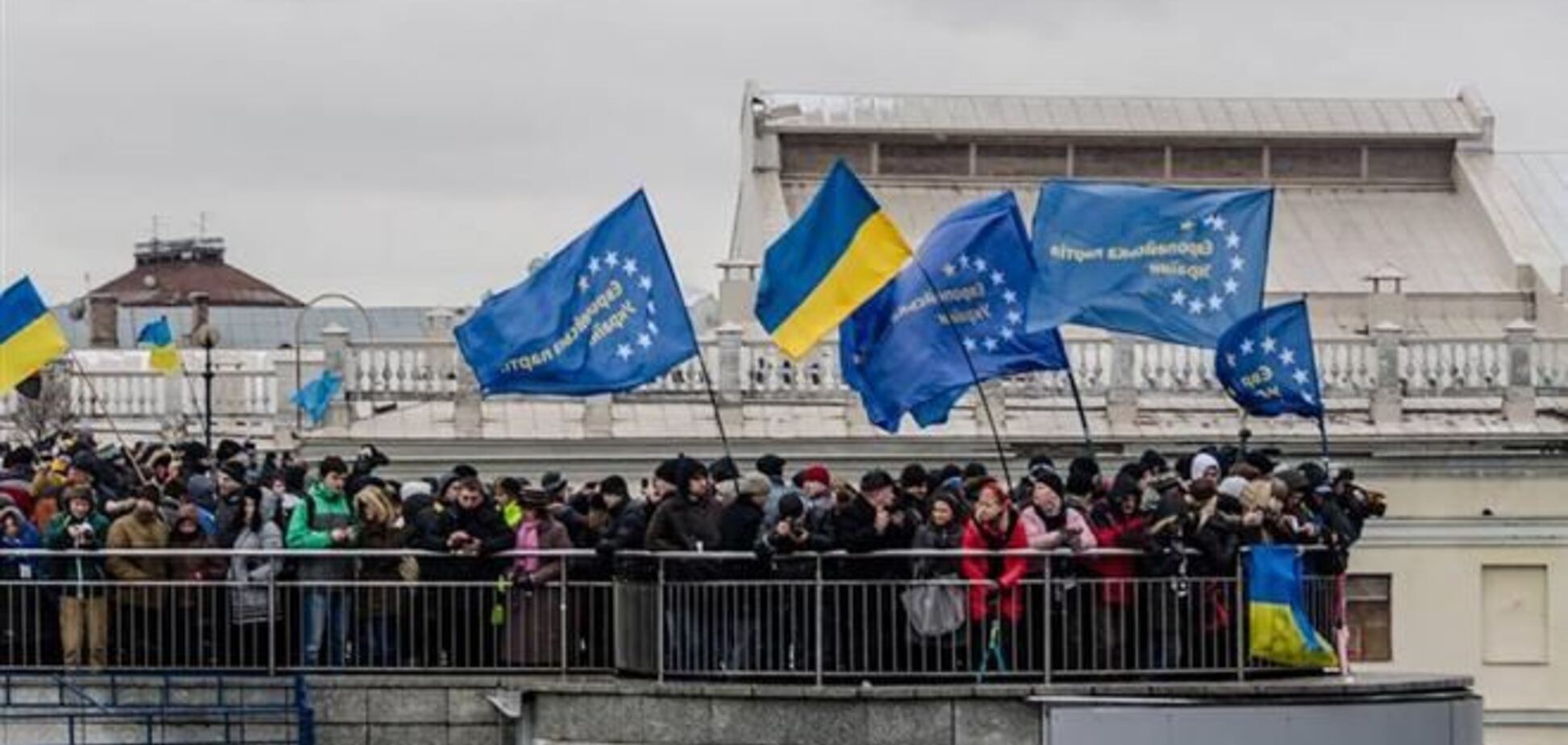 Андрухович обнародовал на Майдане обращение к оппозиции 