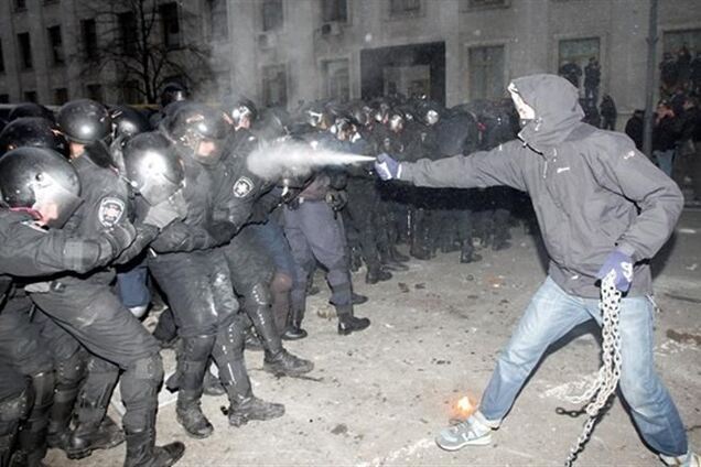 Невідомі шлють погрози дружинам і дітям співробітників 'Беркута' - Запорожцева