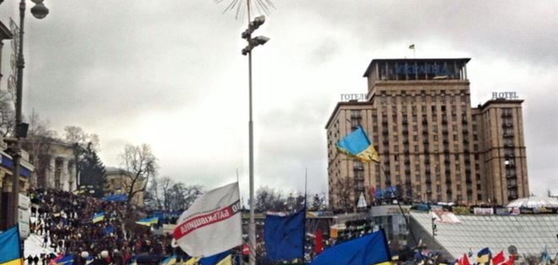 Митинг на Майдане усложнил проезд автомобилей скорой помощи