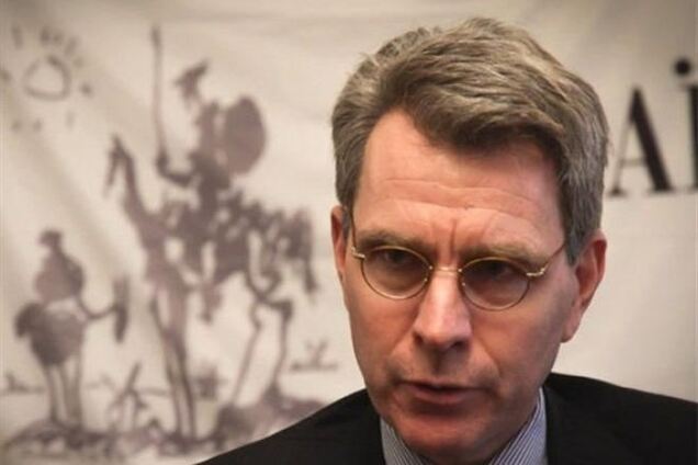 Посол США отказался от поездки в Чикаго из-за Евромайдана