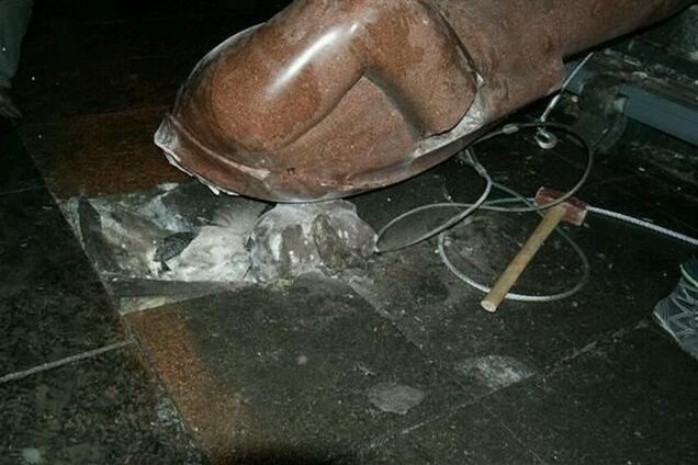 МИД Польши предостерегает украинцев от чрезмерной эйфории из-за сноса памятника Ленину