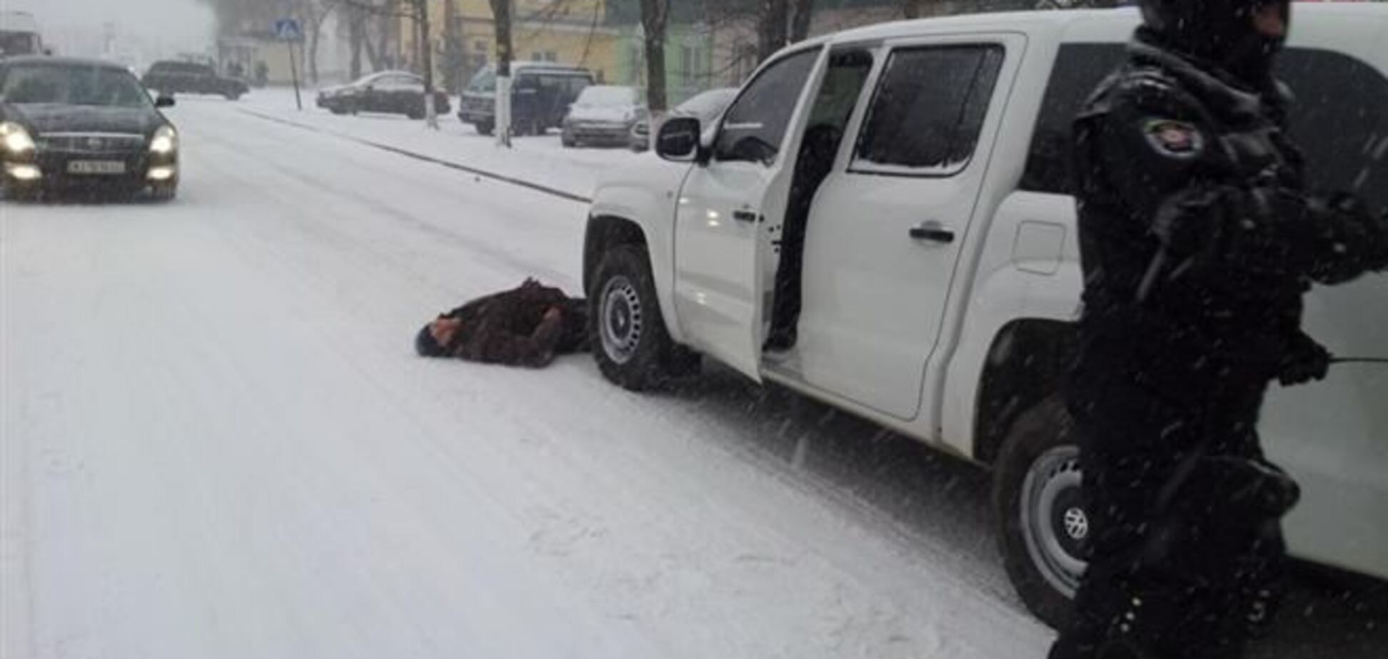 Жители Василькова смогли заблокировать часть автобусов со спецназом