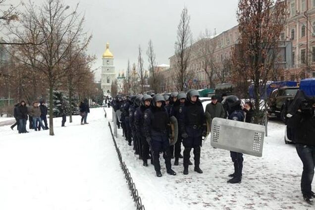 Спецназ с Михайловской направился к Майдану