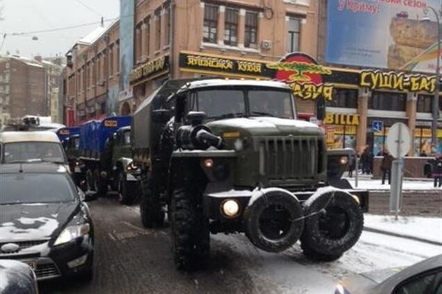 18 машин спецназа из Василькова добрались до центра Киева