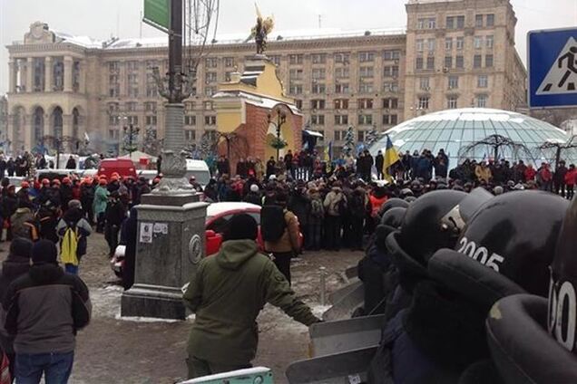 Евромайдан обратился к 'звездам': поговорите с военными